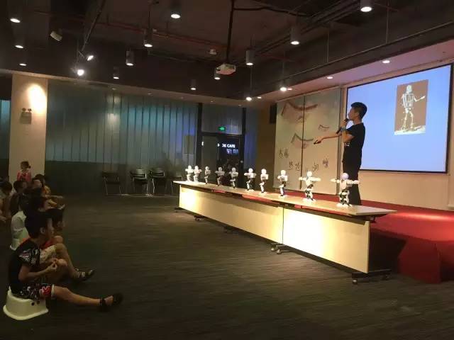 深圳优必选机器人,深圳阿尔法机器人,机器人教育