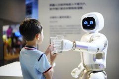 优必选科技联合杭州市余杭区落地人工智能教育项目，100所中小学+2大基地正式授课